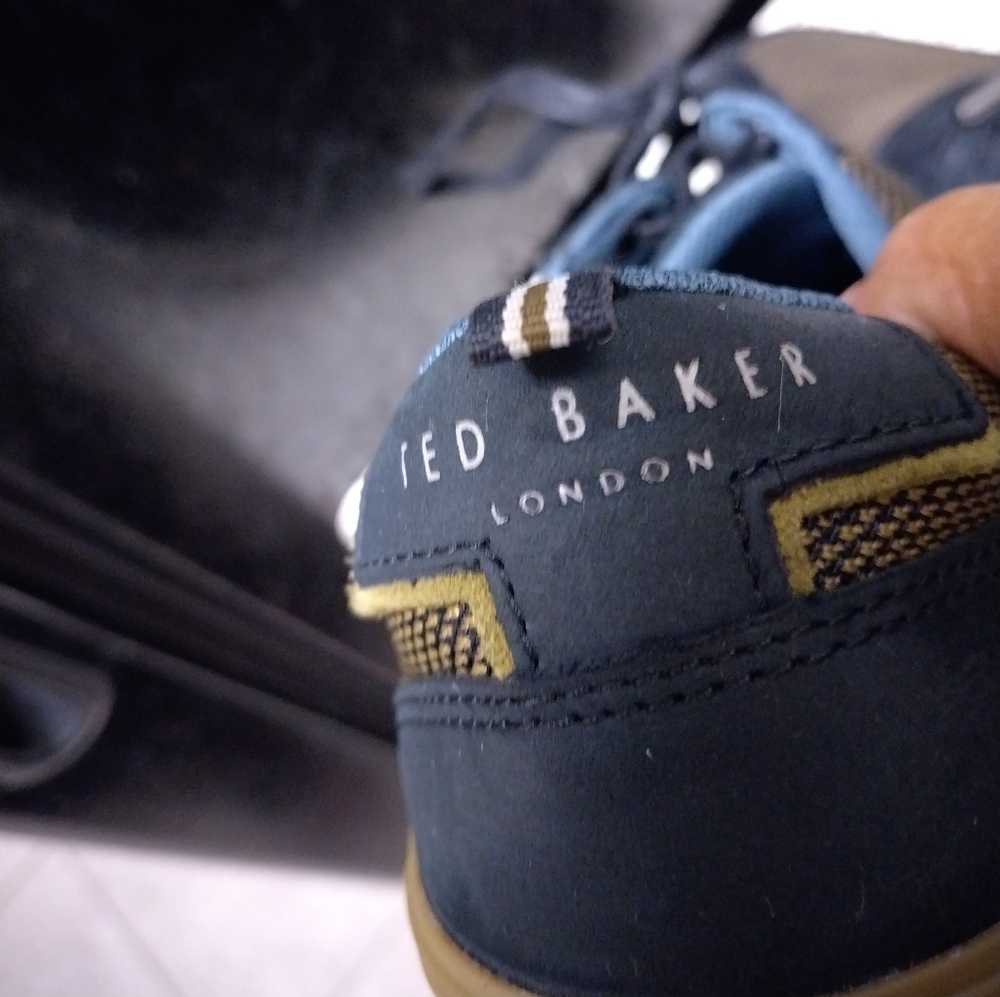 Shoes - Picture 4 of 8